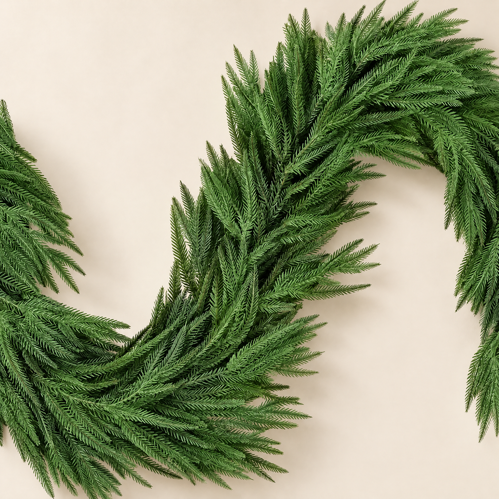 Garland Juliána – Norfolk pine garland, studio shot