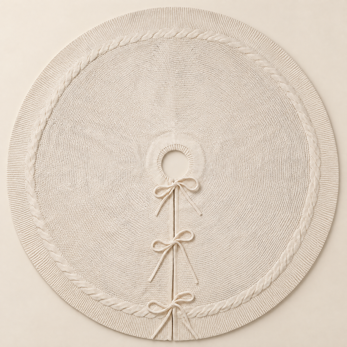 Tree Skirt Marcela – cream cable knit tree skirt, studio shot