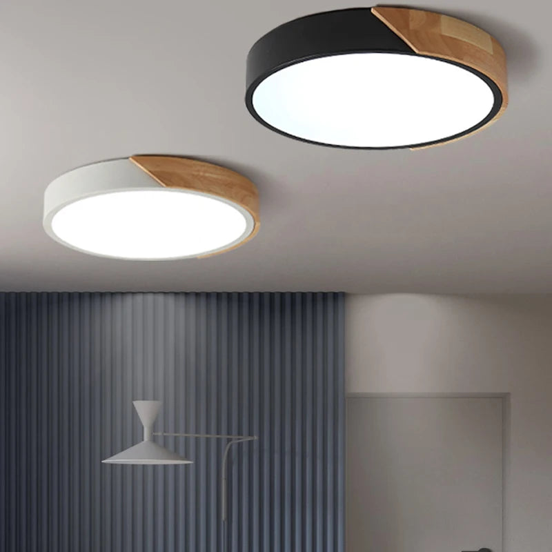 Ceiling Light Juraj in white and black on a living room ceiling