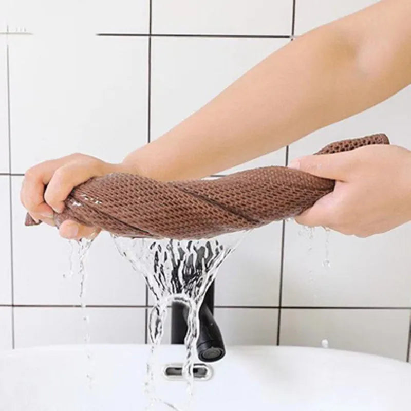 Wringing out Bath Towel Júlia in mocha