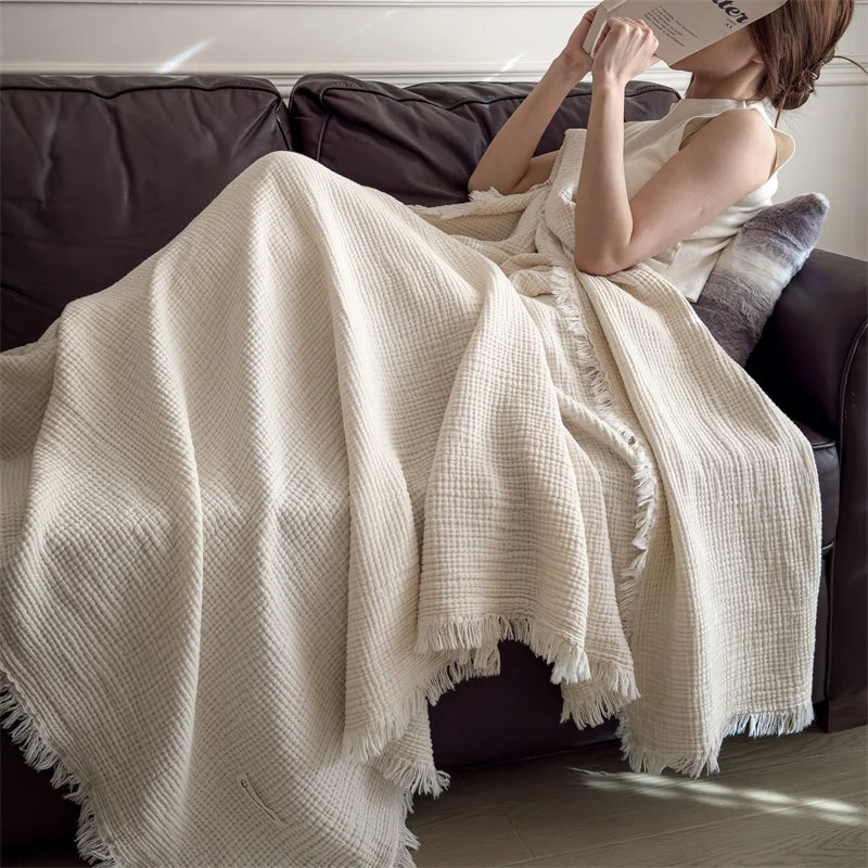 Throw Blanket Alžbeta – Cozy Chunky Knit & Soft Tassels